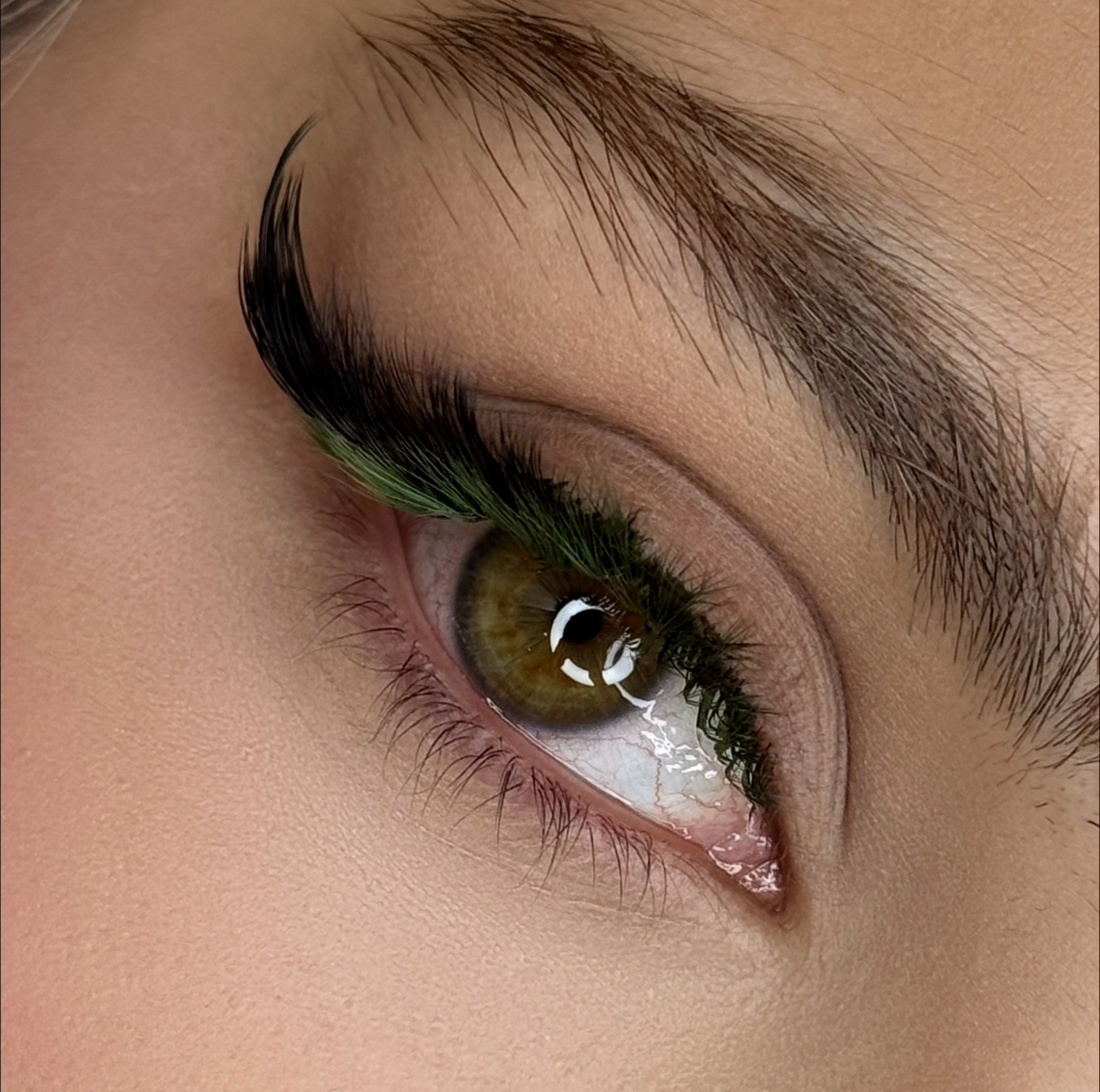 کاشت خط چشمی